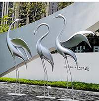 巧匠雕塑生產(chǎn)廠家作品案例：不銹鋼仙鶴景觀雕塑地產(chǎn)園林景觀小品
